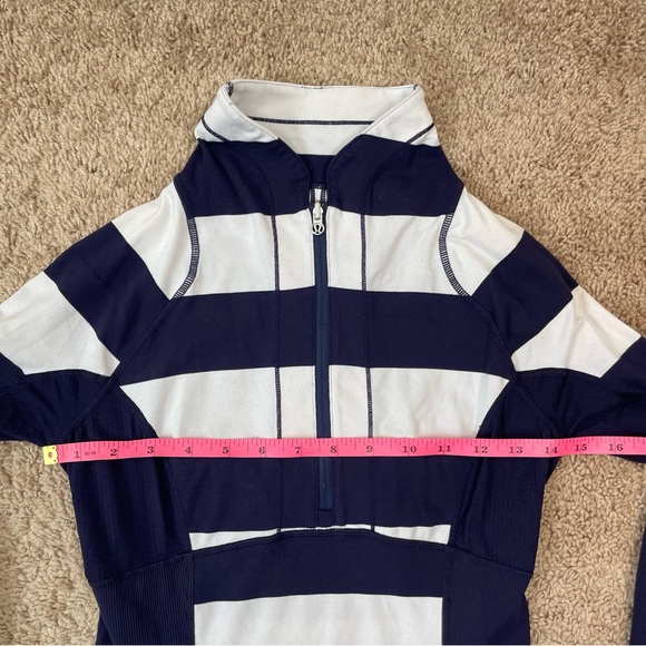 Lululemon Run Switch Back 1/2 Zip Pullover Wide Bold Stripe Blue White Size 4 - Picture 15 of 16
